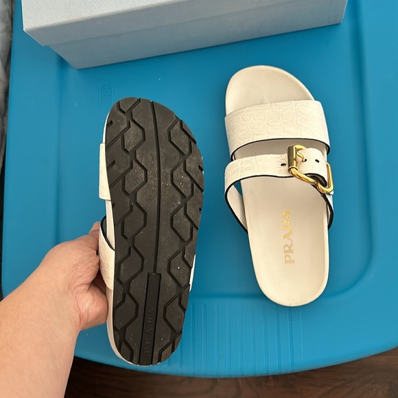 Prada Slides - Picture 4 of 4